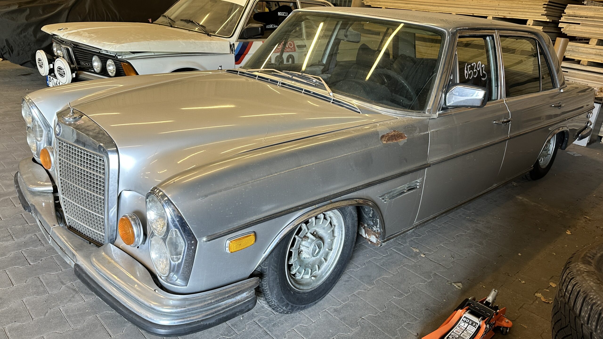 Mercedes W109 300SEL