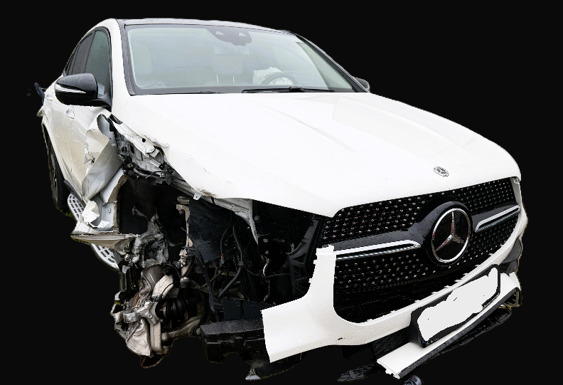 Mercedes GLE 2022 po wypadku – widok zewnętrzny podczas analizy danych EDR